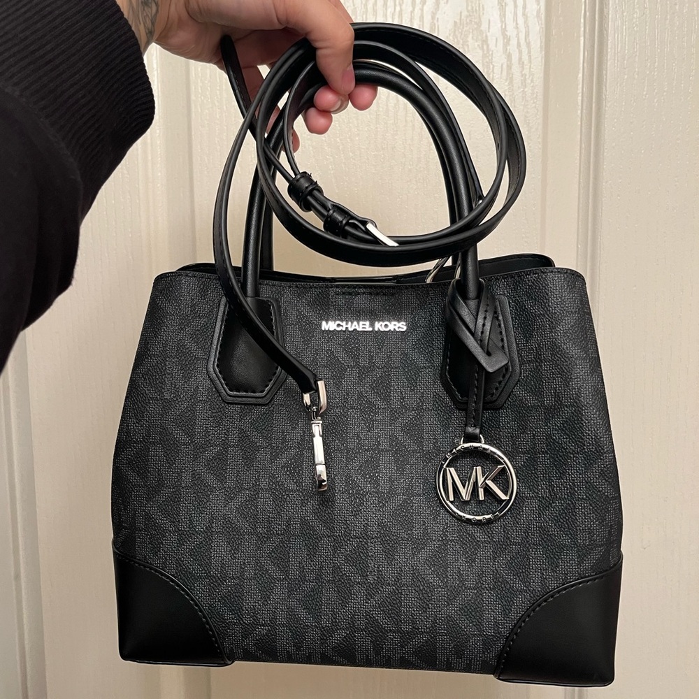 BRAND NEW Michael Kors MERCER GALLERY Satchel